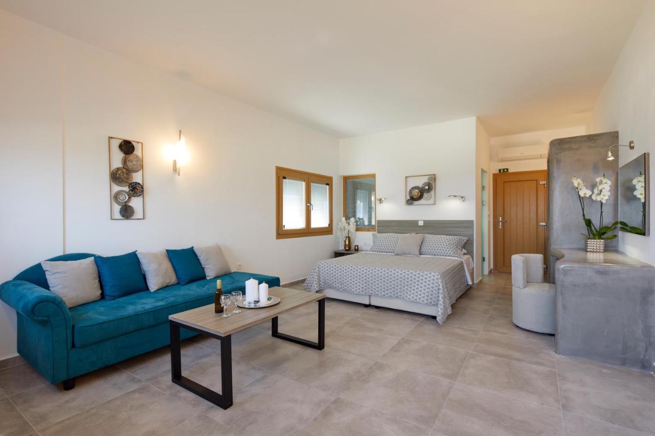 Alyvia Suites Иа Екстериор снимка