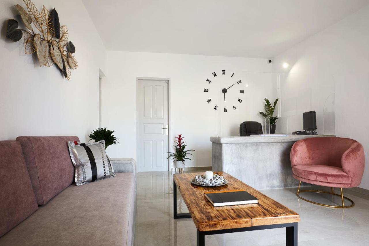 Alyvia Suites Иа Екстериор снимка